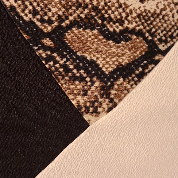 Geometric t-dress - Picture 2 of 5